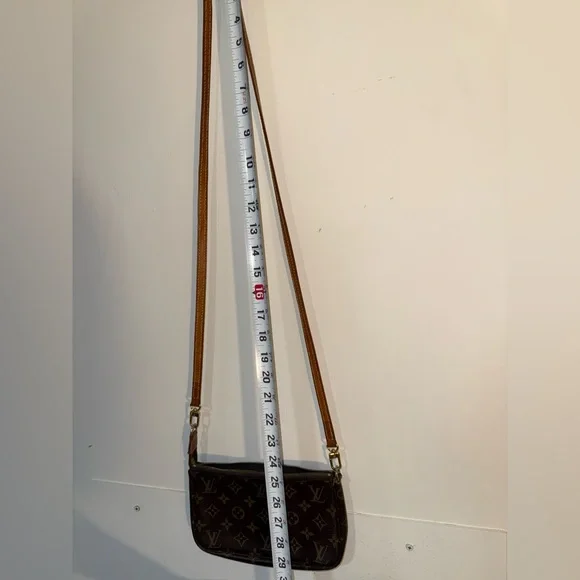 Louis Vuitton Mini Pochette Purse - Picture 11 of 11